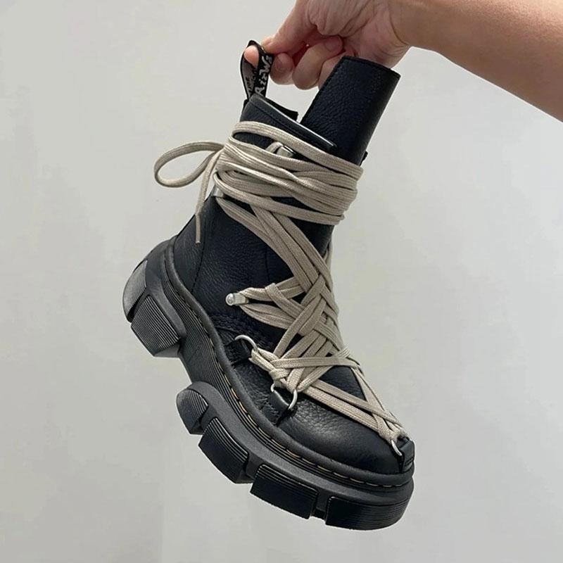 Мода 2025 Новая Обувь в Стиле Пустынный Панк Женская Обувь Британский Стиль Много Шнуровки Повседневные Ботинки Стиль Пустоши Толстая Подошва Уличная Фотография Рыцарь