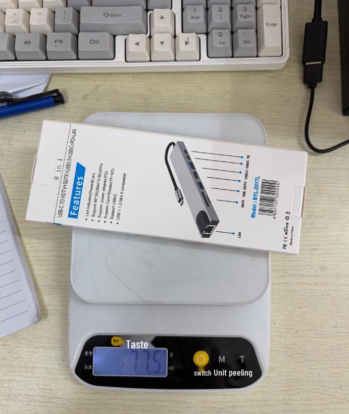 8-в-1 USB-C хаб с Gigabit Ethernet, портом RJ45 и док-станцией USB 3.0