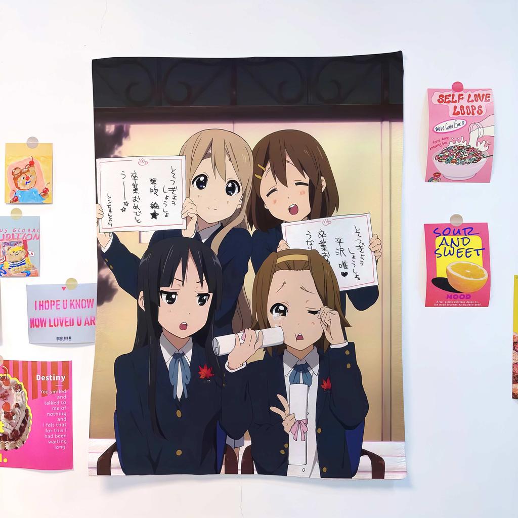 Гобелен KOn Anime Юи Мио Ритсу Муги Манга Принт Настенное панно Идеально для спальни Комнаты в общежитии Декор для фанатов аниме и музыки