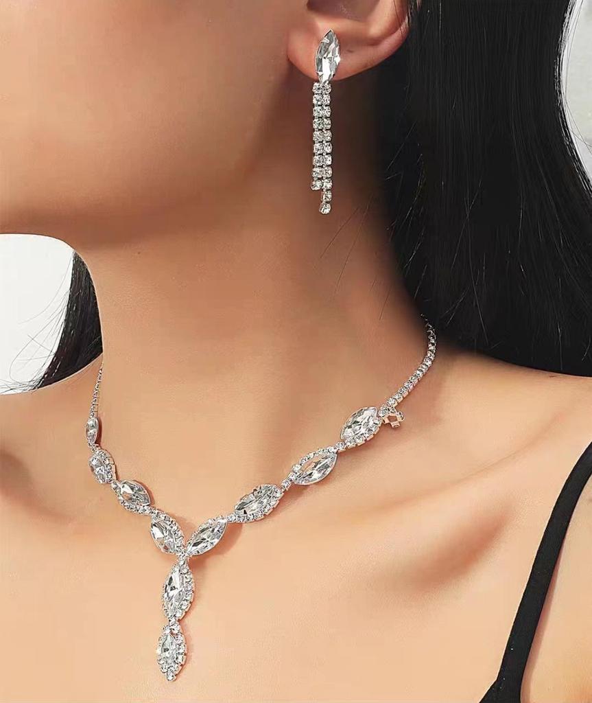European & American Luxury Zircon Jewelry Set: Retro Clavicle Chain Necklace, Versatile Fashion Accessory
