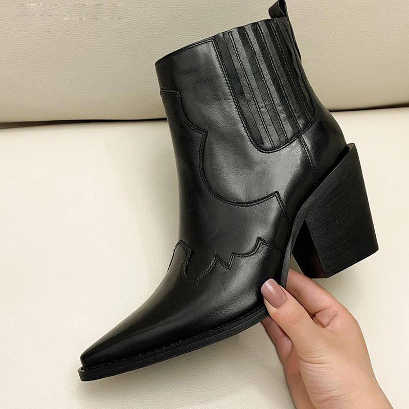 Женские ботинки из натуральной кожи с заострённым носком