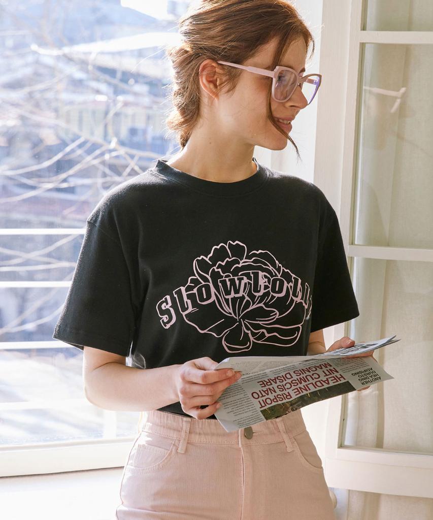 SLOWLOLLI Flower-Printed T-Shirt_2 Colors