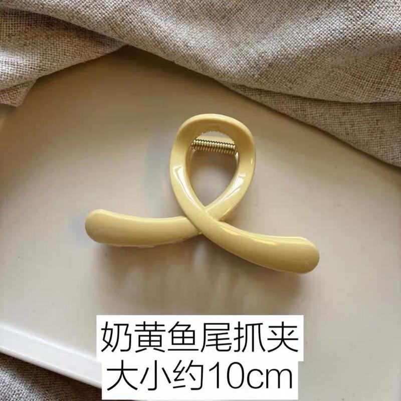 Autumn‑Temperament Coffee Pumpkin Claw Clip Thickened Strong‑Grip Shark Clip For Voluminous Hair Back‑Head Hair Grab Clip Fashion Women Hair Accessory