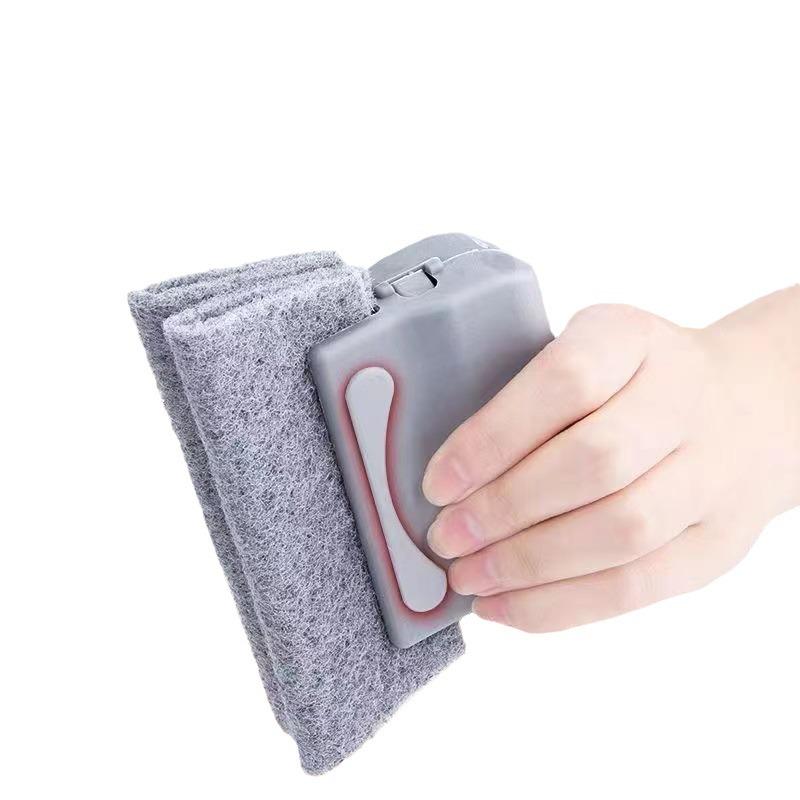 Щетка для чистки пазов окон и дверей с губкой