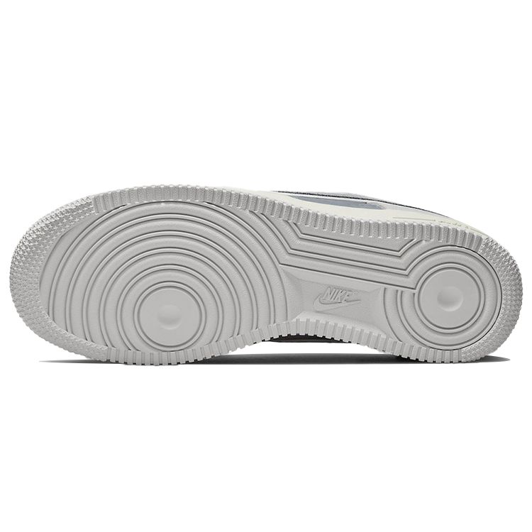 Nike Air Force 1 07 LX Athletic Club — женские кроссовки светло-дымчатого цвета с парусом DQ5079-001