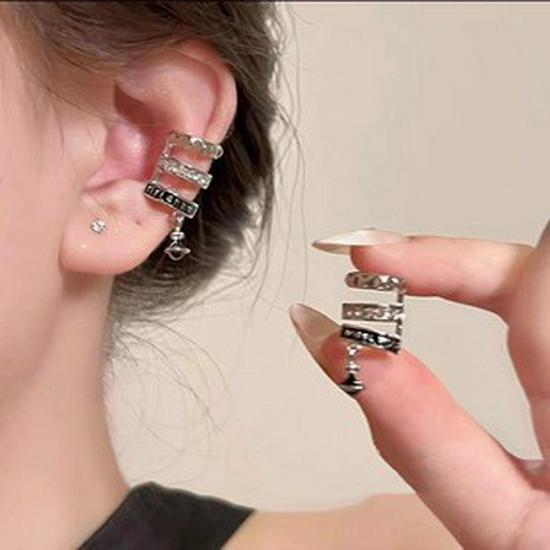 "Autumn Winter Snowflake Zircon Ear Clip: Elegant and Luxurious Ear Clip for a Festive, No-Piercing Required Look"