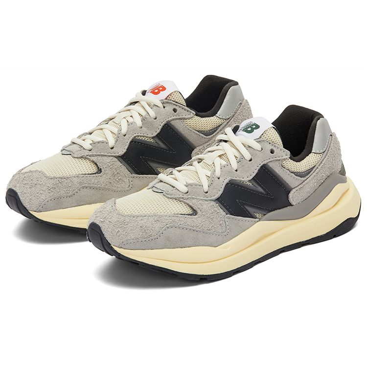 New Balance Кроссовки унисекс серо-бело-черные 57/40 M5740RG
