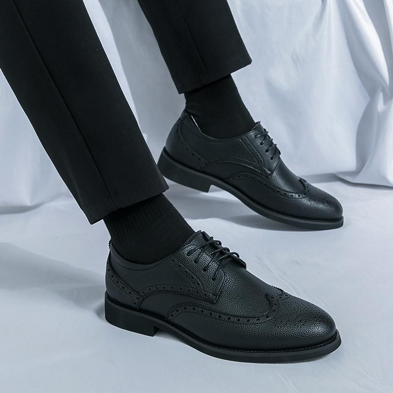 Fashion Men's formal leather shoes Classic retro gentleman style Outdoor Party Wedding Daily office Black plus size groom's shoes 38-46