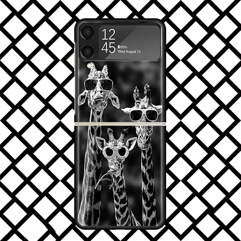 Giraffe Animal Phone Case For Samsung Z Flip 7 6 5 4 3 Galaxy ZFLIP7 ZFlip6 5G Flip5 Flip4 Flip3 5g Black Hard Cover