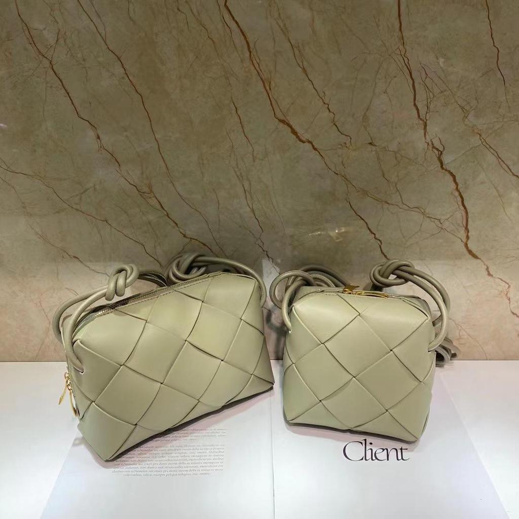 2024 Весна/Лето Женская мода из коровьей кожи, плетеная вручную, с узлом, сумка через плечо и через плечо