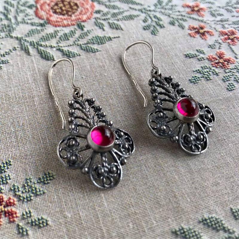 Vintage Minimalist Carved Geometric Red Crystal Ancient Silver Earrings