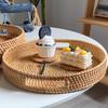 Круглый поднос для подачи из ротанга с ручкой, большая вместимость, прочный настольный органайзер, поднос для закусок, хлеба, напитков, завтрака, свечи