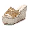 Женские шлепанцы на платформе, летние пляжные шлепанцы на танкетке, повседневные золотисто-серебряные мюли, роскошные босоножки на высоком каблуке, свадебная обувь