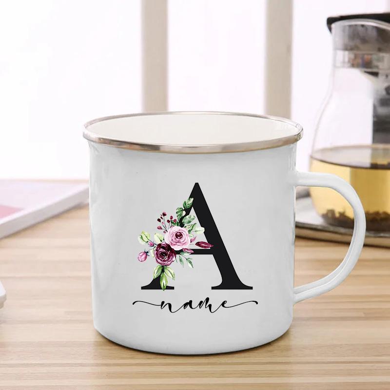26 инициалов, черная буква, фиолетовый цветочный принт, эмалированная кружка, креативные кофейные чашки, дорожная чашка, персонализированные подарки, кружки для напитков