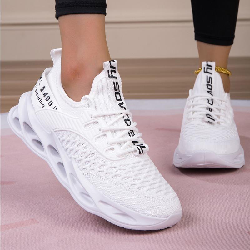 Легкие спортивные кроссовки для женщин и мужчин Four Seasons большого размера Flyweave Fitness Jogging Shoes