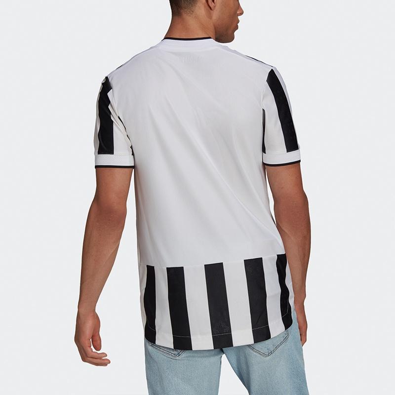 Мужская футболка adidas Juventus AU Player Edition Сезон 21-22 Домашняя Черно-белая GM7179