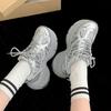 Тенденция показы мод ноги маленькая платформа папы обувь женская новинка 2025 весна и осень легкий увеличение высоты универсальная спортивная обувь