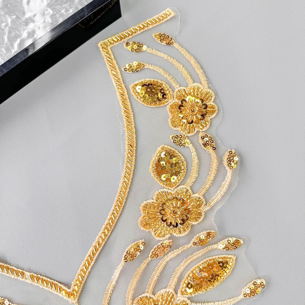 Золото Тяжелая Промышленность Бисер Пайетки V-образный вырез Вышивка Декаль Платье Сценическое платье Декоративные Передние Наклейки из ткани для шеи Аксессуары