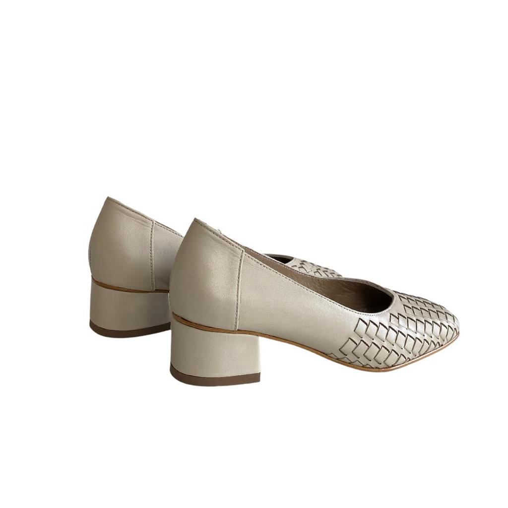 Женские туфли из натуральной кожи на низком каблуке