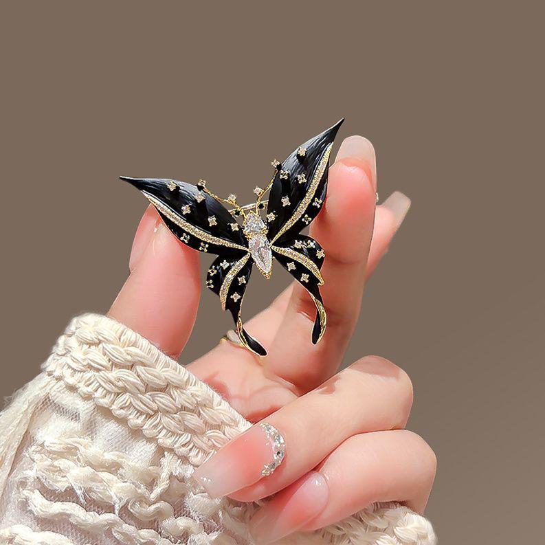 Sunward Growth Sunflower Brooch: Elegant Women's Corsage Pin for College Entrance Suits