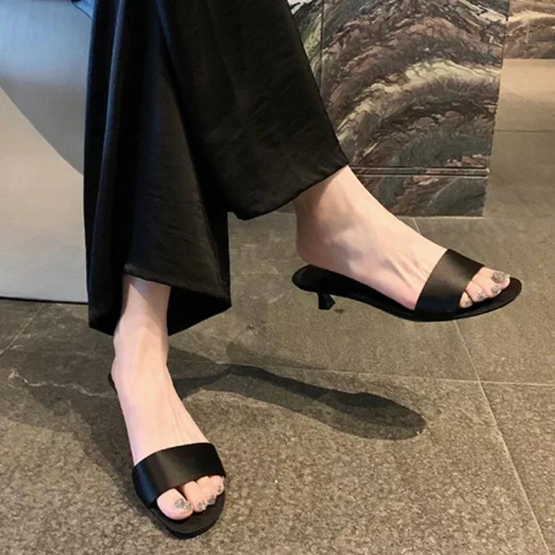Fashion 2025 Summer High Quality Women's Shoes Fashion Open Toe Medium Heel Women's Slippers Solid Color Leather Women's High Heels