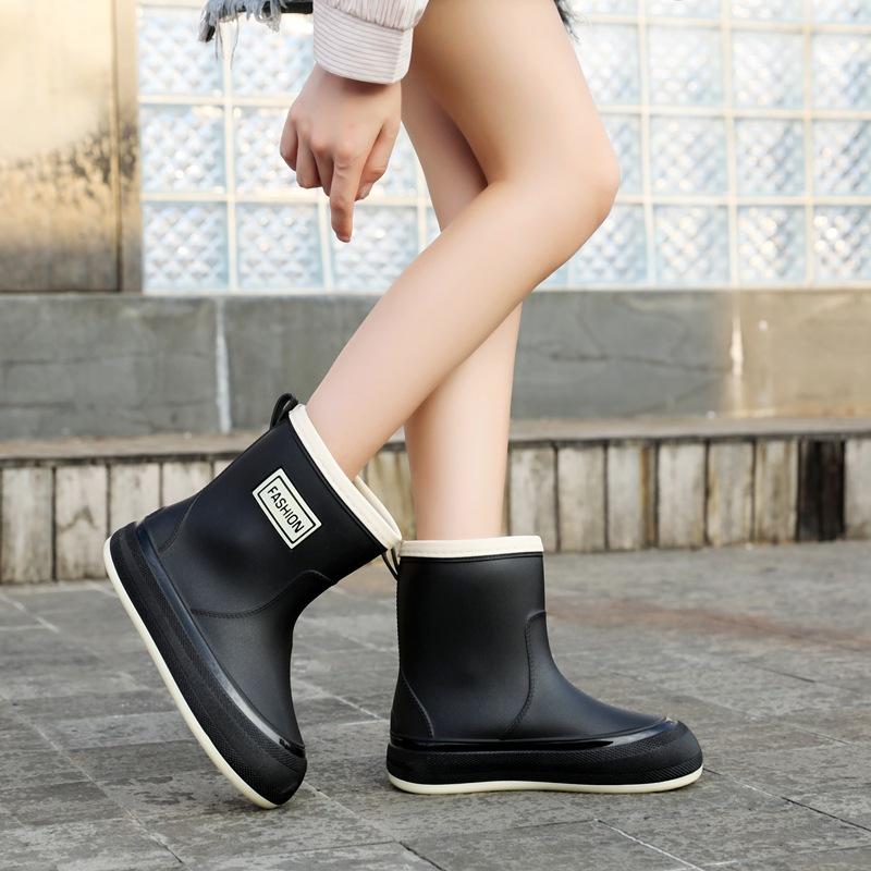 Сапоги для дождя женские короткие трубчатые модные трендовые верхние туфли интегрированные водонепроницаемые и нескользящие сапоги для дождя мягкая толстая подошва износостойкая резина