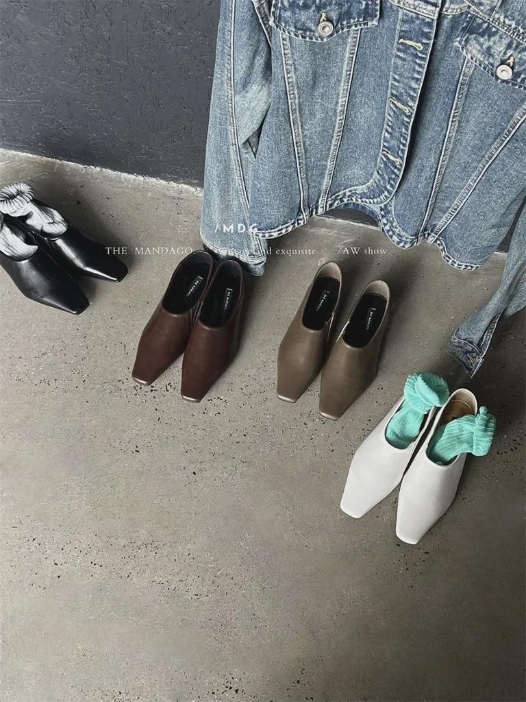 Туфли из мягкой кожи на квадратном каблуке в стиле ретро 2024 года