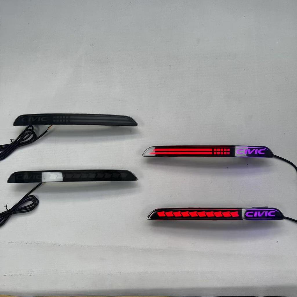 Honda 11-го поколения Civic Type R 22-го модельного года, задний светодиодный последовательный указатель поворота 'Dragon Scale'.