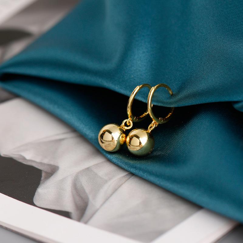 ANENJERY Серьги-кольца с металлическим шариком и подвеской для женщин, персональные простые корейские нишевые универсальные ювелирные изделия