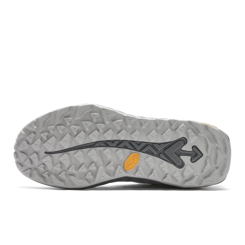 Fila Boa Explorer 2 Slip-On Минималистичные Универсальные Горного Стиля Дышащие Низкие Кроссовки для Активного Отдыха Мужская Обувь Лунно-Серый A12M431205FLR