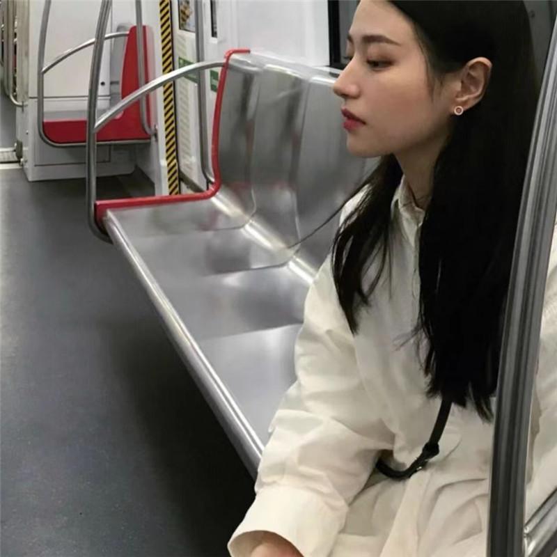 Нежные маленькие круглые серьги-гвоздики для женщин золотого цвета с кристаллами, минималистичные корейские вечерние летние модные ювелирные аксессуары