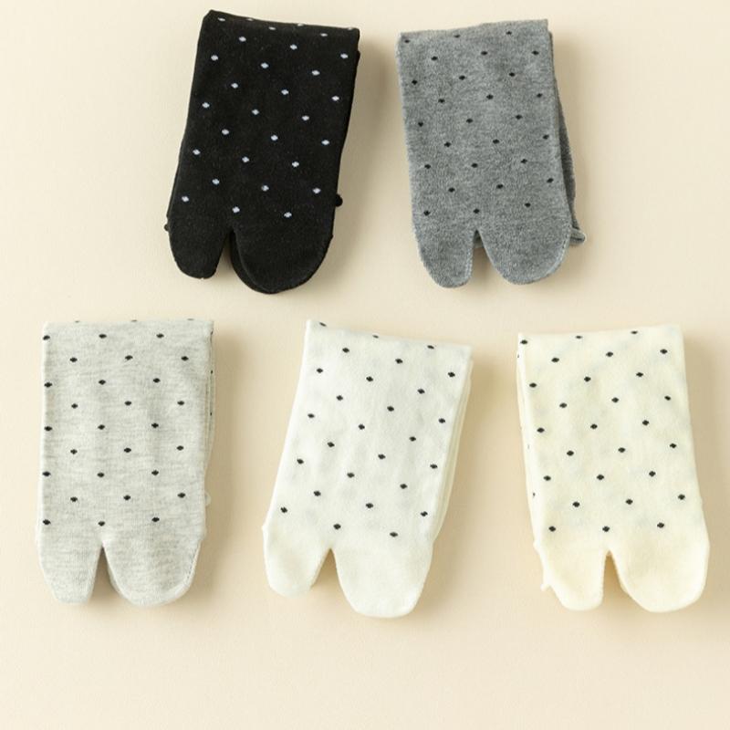 Women's Split Toe Tabi Socks with Polka Dots in Japanese Cotton Ideal for Flip Flops and Relaxation