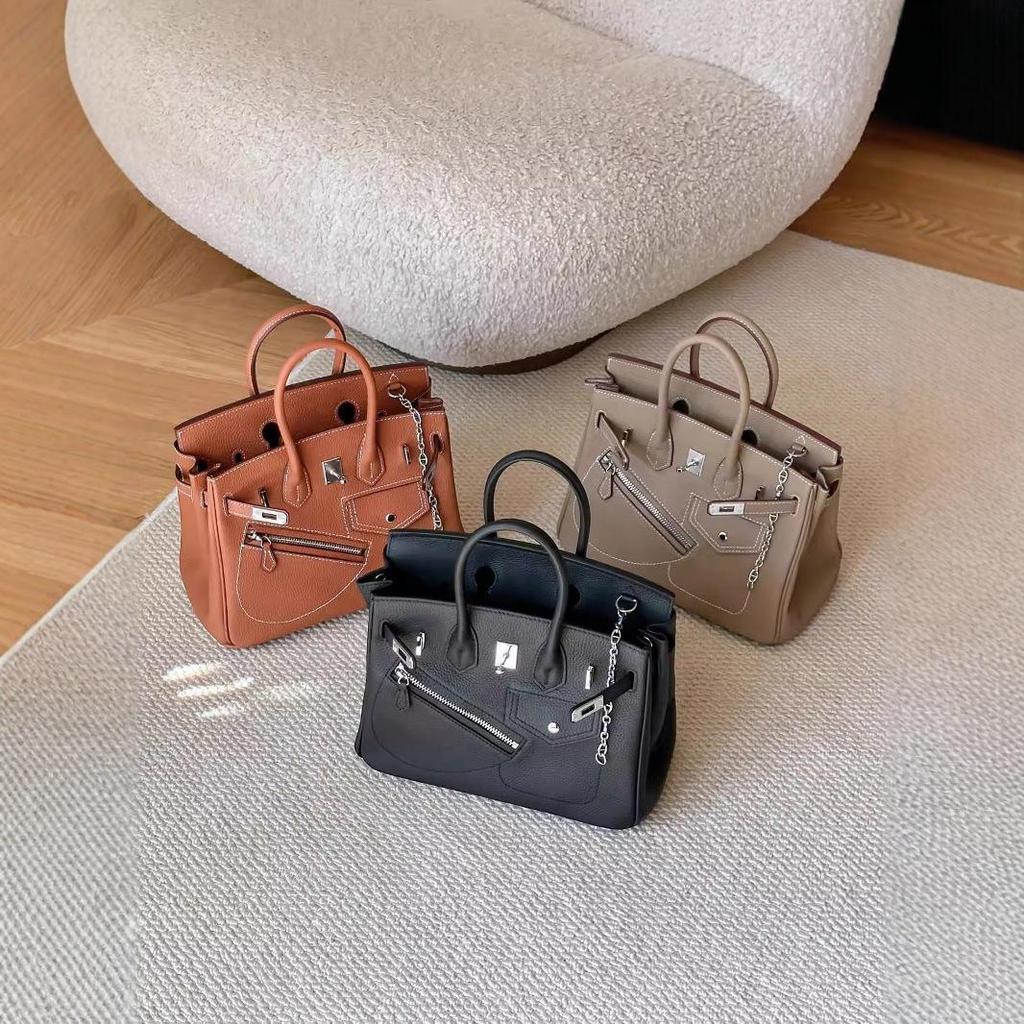 Женская сумка-мотоцикл из натуральной кожи в стиле ретро 2024 года - геометрический дизайн с цепочной отделкой