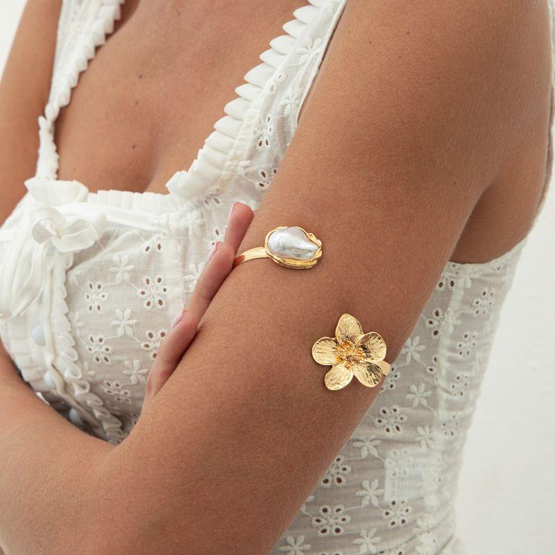 Metal Flower Starfish Arm Bracelet for Women 2026 Spring and Summer New European and American Fashion Influencer Travel Photo Shoot Matching Arm Band