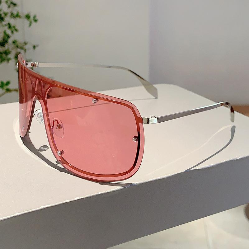 Big Frame Oversized Vintage Sunglasses Women For Men Luxury Brand Designer Sun Glasses Popular Outdoor Goggle Punk Rivet Shades