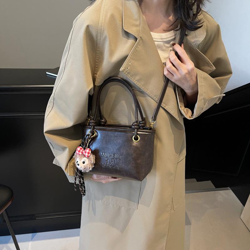 Solid Color Simple Square Handbag Women's 2025 Fashion Versatile Shoulder Commuter Bag High Value Messenger Bag