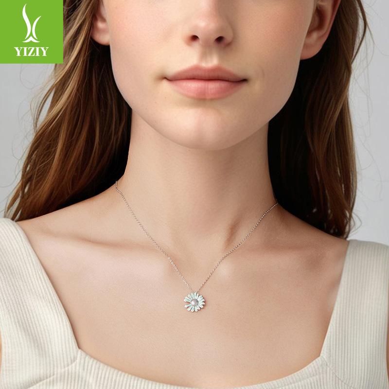 Small Fresh Green Small Daisy Necklace Women'S Versatile S925 Sterling Silver Small Flower Necklace Collarbone Chain