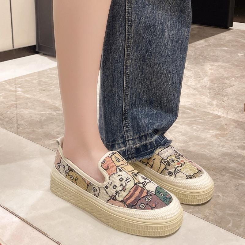 2024 Новые туфли на платформе для женщин с принтом кошки, повседневная обувь из парусины, обувь для девочек-студенток на плоской подошве, скейтборд, мокасины без застежек