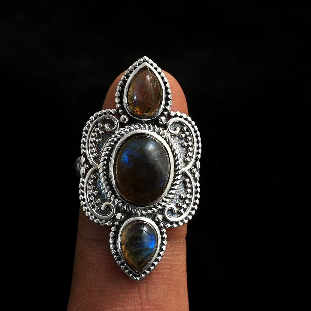 Кольцо с лабрадором, кольцо ручной работы, серебро 925 пробы, эффектное кольцо, серебряные украшения, цельное кольцо