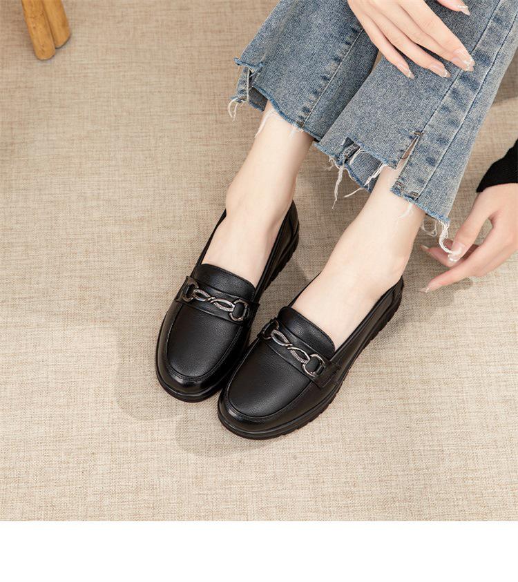 Женские слипоны из натуральной кожи с мягкой подошвой и противоскользящим покрытием, идеально подходящие для мам среднего или пожилого возраста.