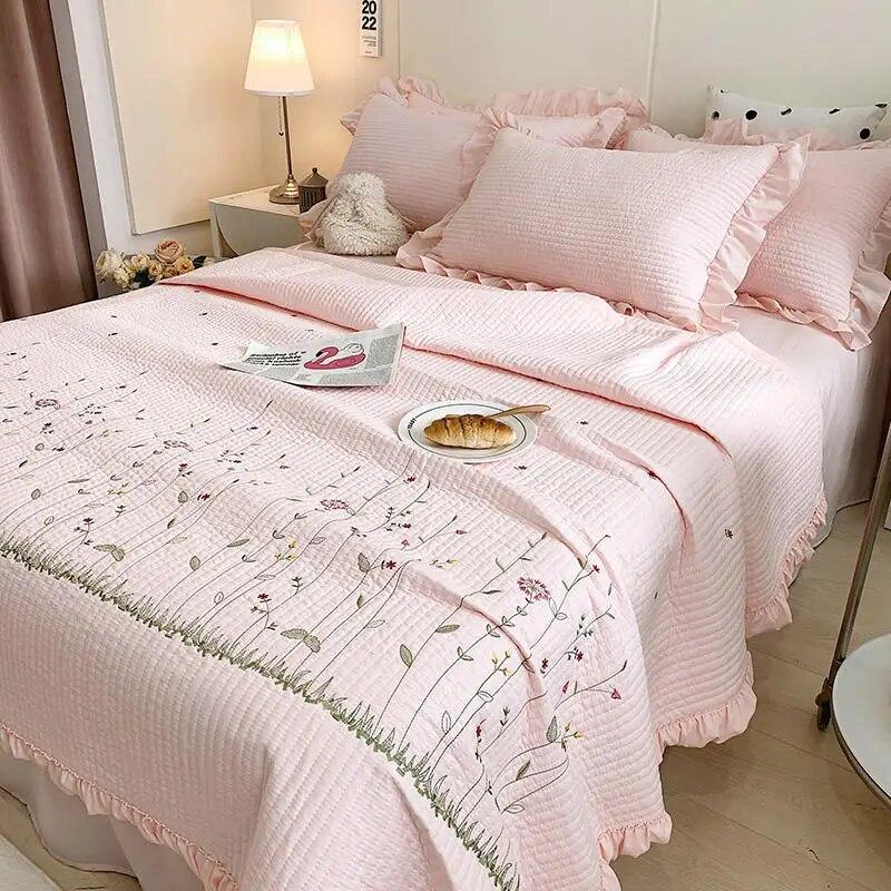 Korean Version Of The New Embroidered Summer Cool Quilt Ice Silk Lace Air Conditioning Thin Quilt Sheet Pillowcase