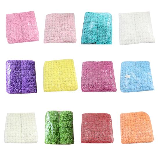 Несколько искусственных роз, реалистичное широкое применение, защита от выцветания