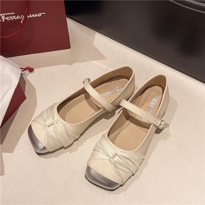 Юэю-Французский темперамент нежные туфли-лодочки с квадратным носком из маленькой кожи 2025 весна и лето новые туфли Мэри Джейн иностранные супер фея одинарные туфли