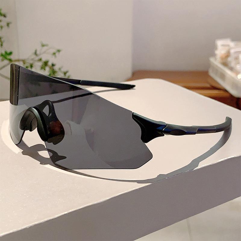 Oversized Sports Sunglasses Men Punk Mirror Lens Wrapped Round Anti UV Glasses for Outdoor Riding Skiing Trendy Shades