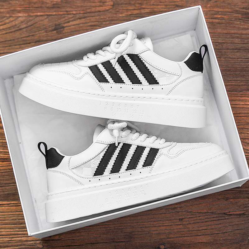 Мужская обувь 2025 года, новые летние дышащие повседневные кроссовки для сноуборда, универсальные туфли на платформе, мужские спортивные туфли для студентов, маленькие белые туфли