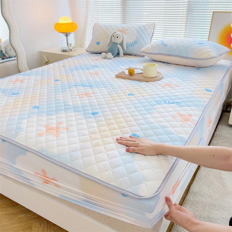 Антибактериальный комплект из трех предметов из хлопка и сэндвича. Утолщенное хлопковое покрывало, матрас с хлопковым нескользящим защитным чехлом Simmons.