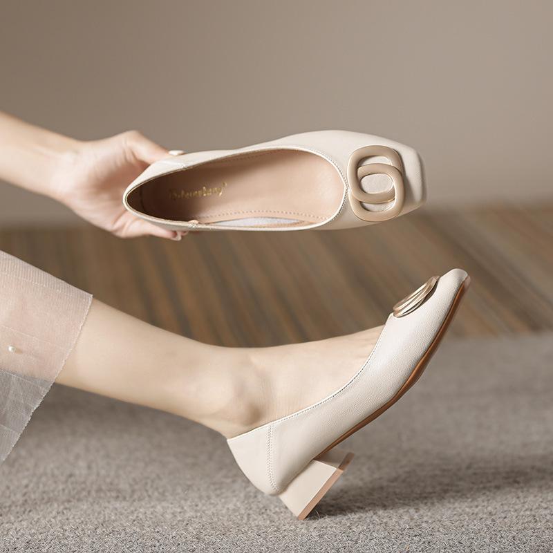 Женские туфли 2025 с квадратным носком, на низком каблуке, однотонные, в стиле ретро, повседневные балетки, размеры 33-41 Горячие продажи женские туфли MARY JANES на высоком каблуке
