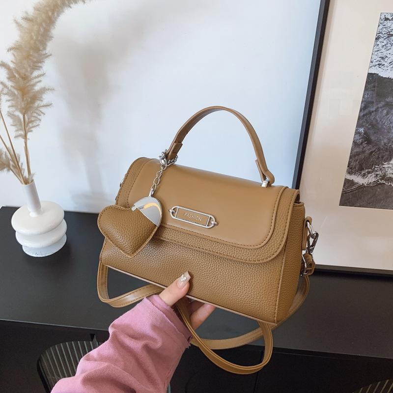 This year's popular small bags women's 2025 new spring and summer versatile shoulder messenger bags fashionable portable small square bags