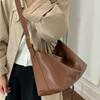 Женская сумка 2025 новая сумка женская сумка-мессенджер большой вместимости сумка мягкая бесформенная минималистичный стиль на одно плечо под мышкой сумка-тоут