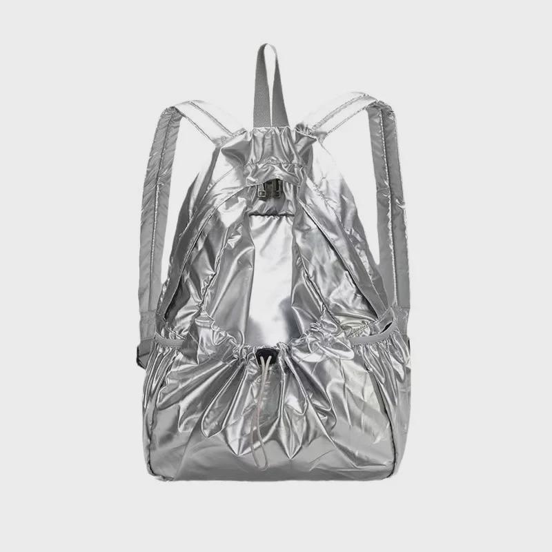 Рюкзак Silver Textured Drawstring Backpack 2024 года — большая вместимость, повседневный стиль, нишевый дизайн для женщин